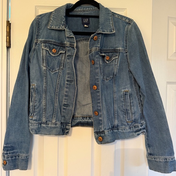 GAP Jackets & Blazers - GAP Women’s Blue Denim Jacket